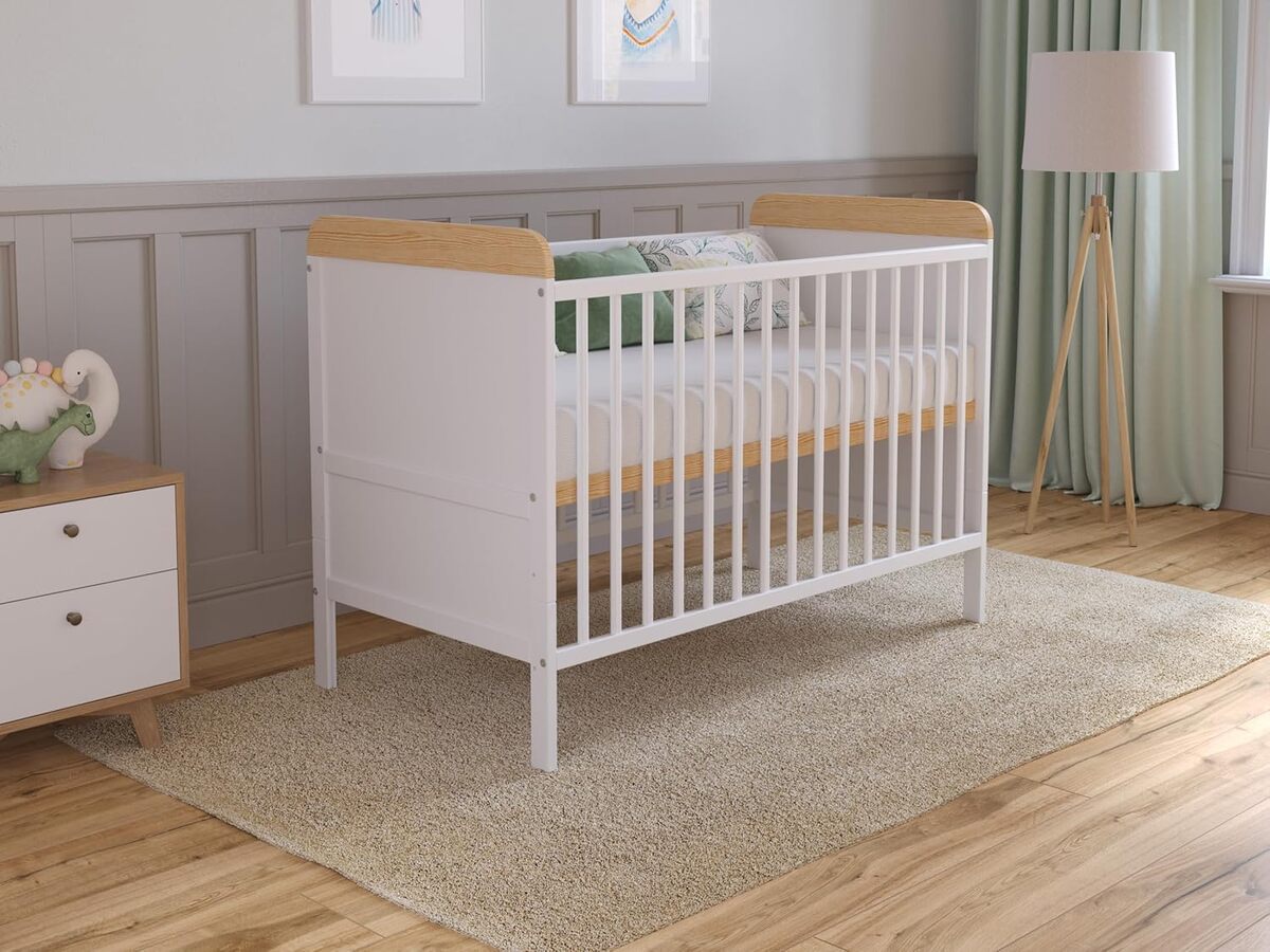 Test du lit bébé évolutif Love For Sleep avec matelas