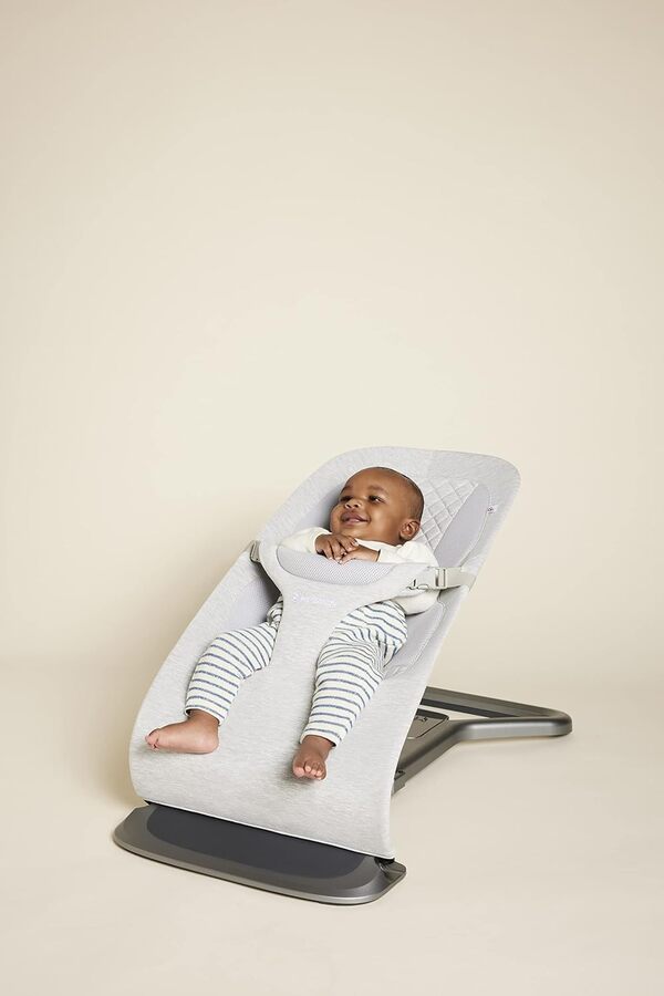 Ergobaby Transat Evolve 3-en-1, Transat ergonomique pour nouveau-nés de la naissance à la petite enfance, balancelle avec insert pour nouveau-né (2,5 kg - 13,2 kg), Light Grey