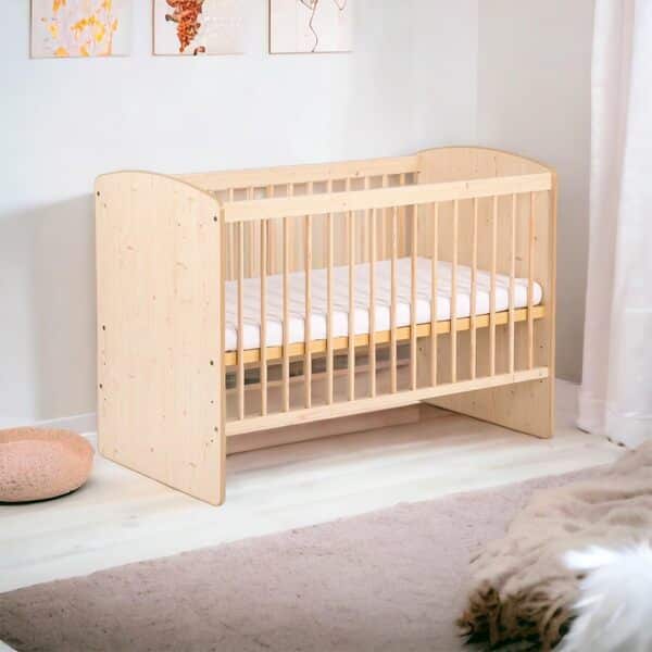 KMbaby Lit Bébé K2 Bois Naturel 120 x 60 cm avec Matelas et Sommier À Lattes - Lit Bébé 3 Niveaux Réglable en Hauteur - Bois de Pin Naturel et MDF