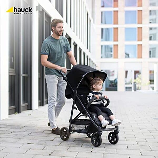 Découvrez notre test complet de la poussette canne Hauck Rapid 4 : un modèle compact et fonctionnel idéal pour vos déplacements avec bébé. Avantages, inconvénients et avis détaillés.